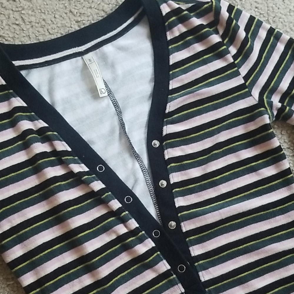 ✖️SOLD✖️Cute striped velour romper - Picture 6 of 6